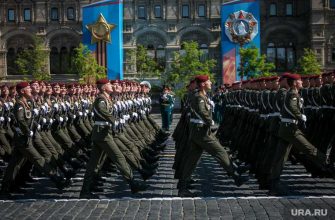 Видео срочник разбил стекло машины