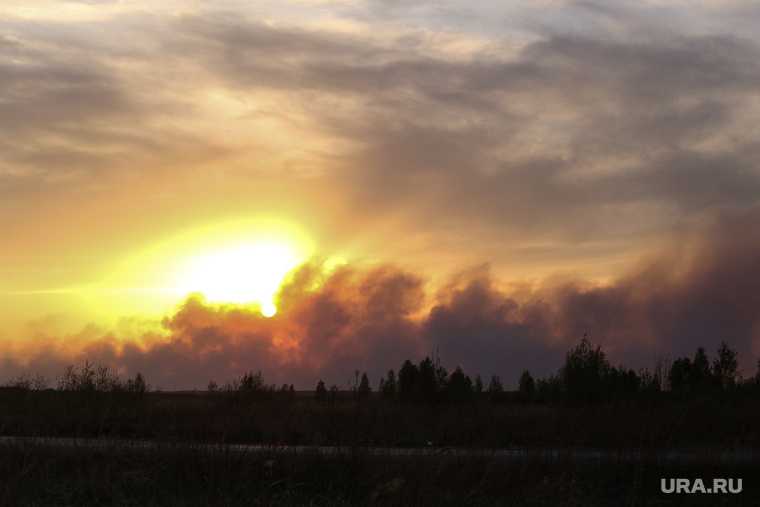 Лесной пожар приближается нефтебаза под Екатеринбургом