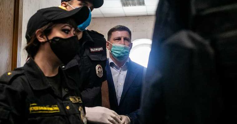 Хабаровск заступился за губернатора