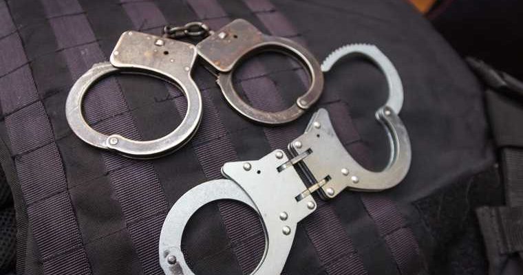 задержанных в Белоруссии россиян взяли под стражу