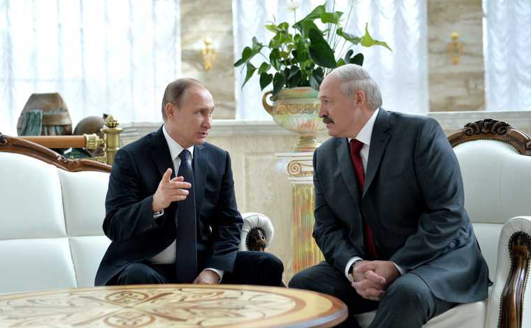 Путин поможет Лукашенко