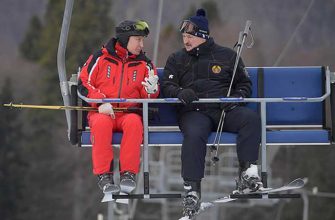 Путин и Лукашенко покатались на лыжах и снегоходах