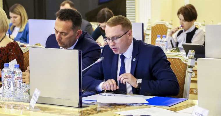 На Ямале будут строить горнолыжный курорт — больницы округа капитально отремонтируют — строительство газохимического кластера перенесут из Ямала — на паромной переправе будут работать три судна — ямальского мэра отправили под домашний арест. Все самые интересные и важные новости ЯНАО к утру 16 февраля — в обзоре URA.RU: