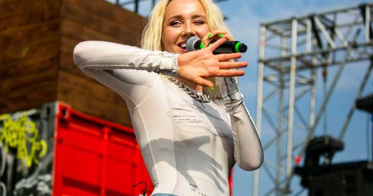 Клава Кока стала лицом нового телеканала