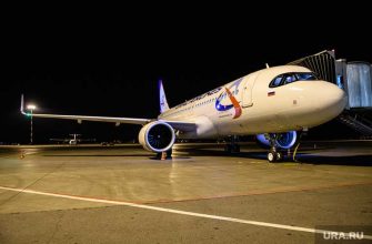 Уральские авиалинии самолет отказ двигателя