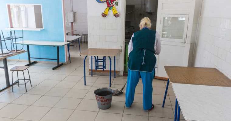 ЯНАО образовательная система сокращение уборщиц