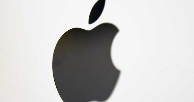 выплата MacBook Apple продукция хакеры выкрали чертежи