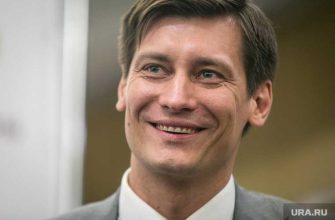 Дмитрий Гудков уехал из России Дмитрий Песков отъезд политиков уголовное дело выборы в госдуму путешествия по миру дело Гудкова кто такой Гудков
